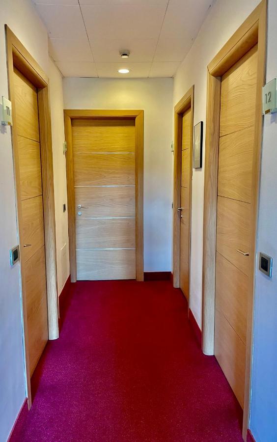 Hotel Visconti Cardano Al Campo Dış mekan fotoğraf